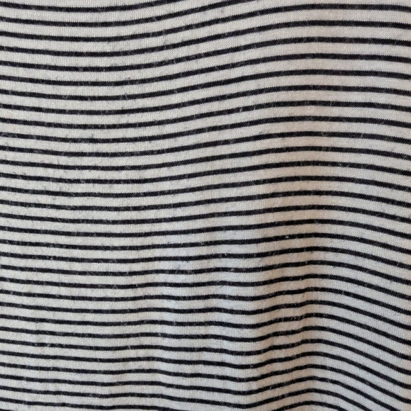 Gray and White Relaxed Blouse with Floral Design - Picture 3 of 8